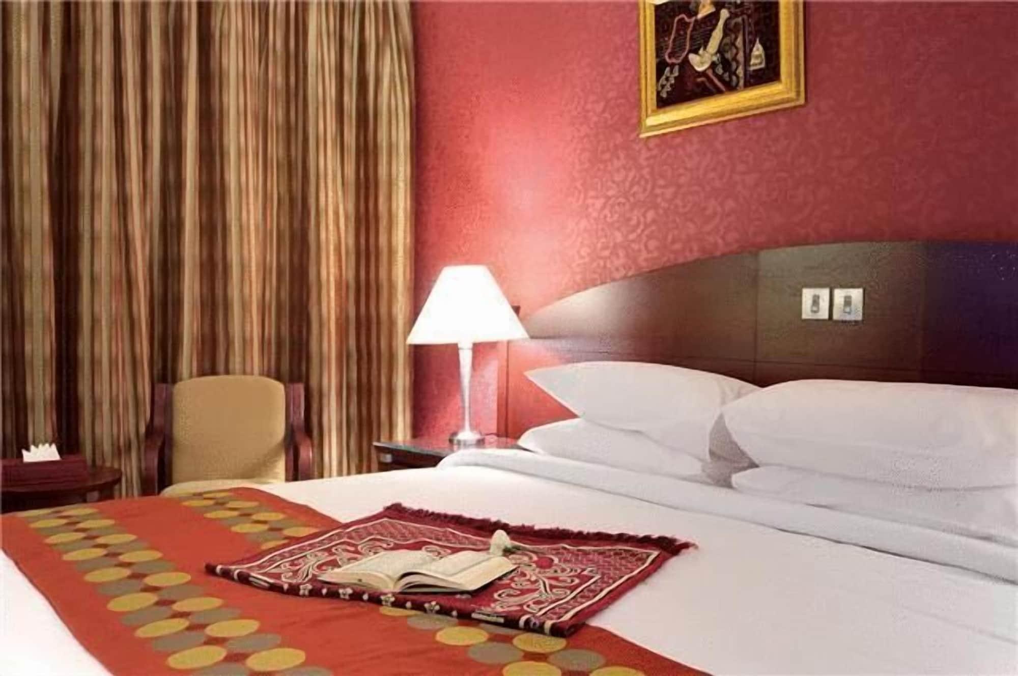 Al Muna Kareem Hotel- Ex Leader 3*